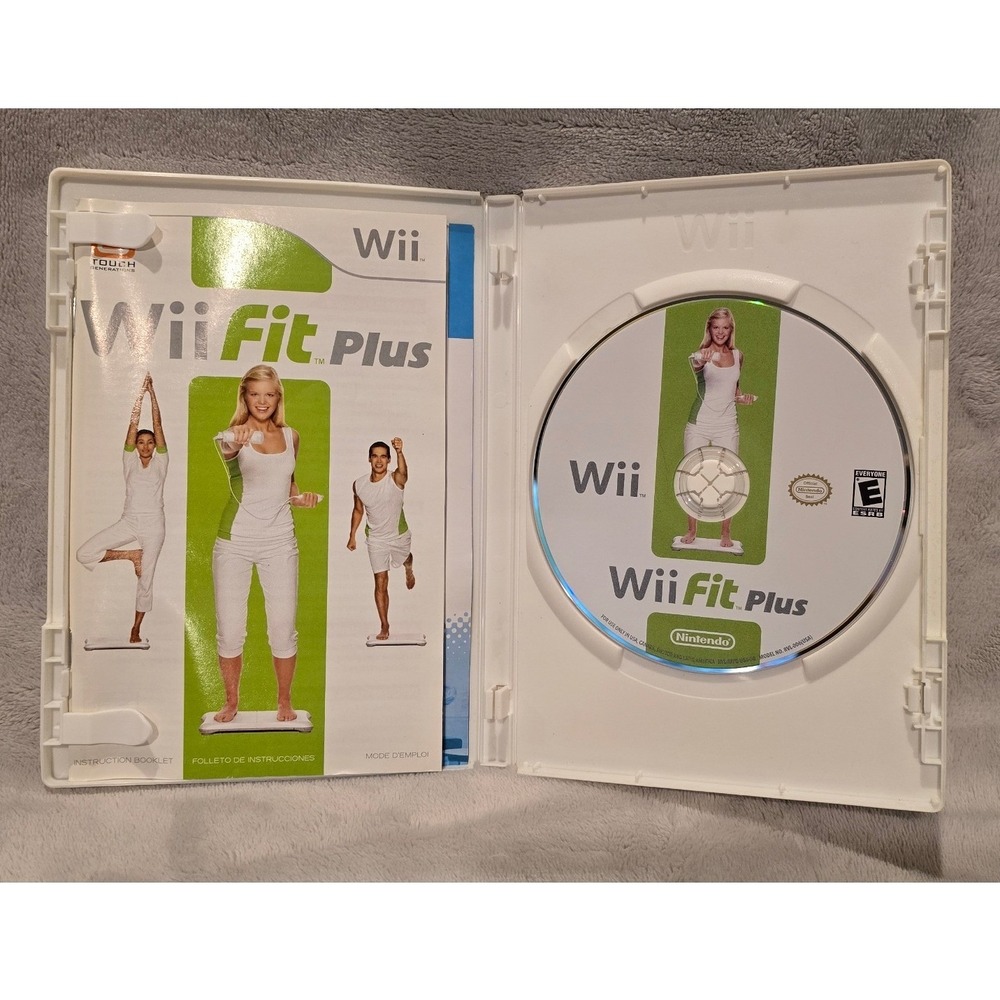 Nintendo Wii Fit Plus Game with Manual and Case UNTESTED - Picture 3 of 4